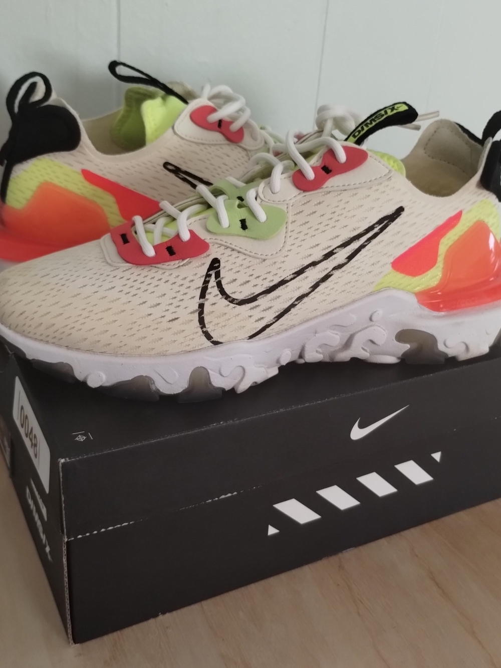 9.5M/11W Nike NSW React Element Running Shoes Cream with Neon Accents